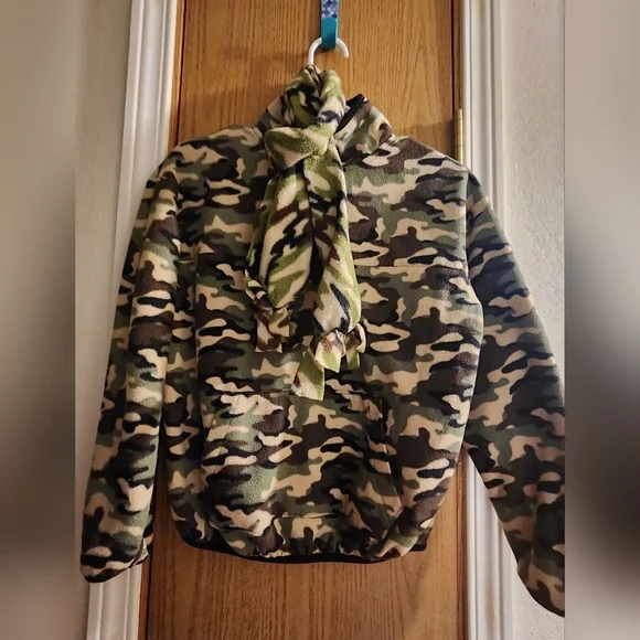 EUC nice camo 1/4 zip fleece top with kangaroo pocket and scarf sz xs 1 juniors - Picture 7 of 7